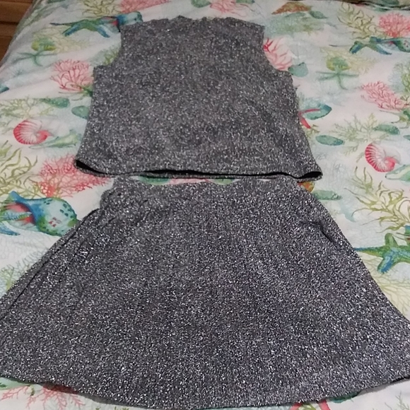 Primark Young girls silver outfit tank and skirt - Picture 1 of 6